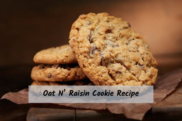Oat_N'_Raisin_Cookie_Recipe Stack of oatmeal raisin cookies
