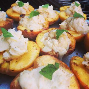 grilled peaches with honey marscapone cheese