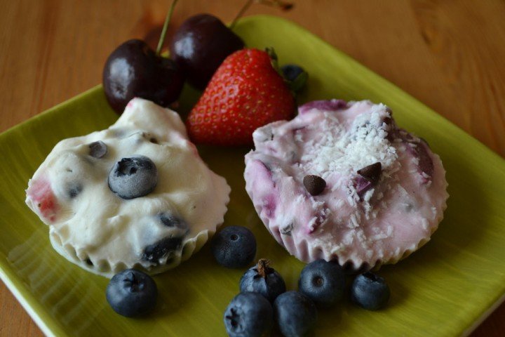 fruity_frozen_yogurt_bark_recipe cherry chocolate and blueberry-strawberry frozen yogurt cups