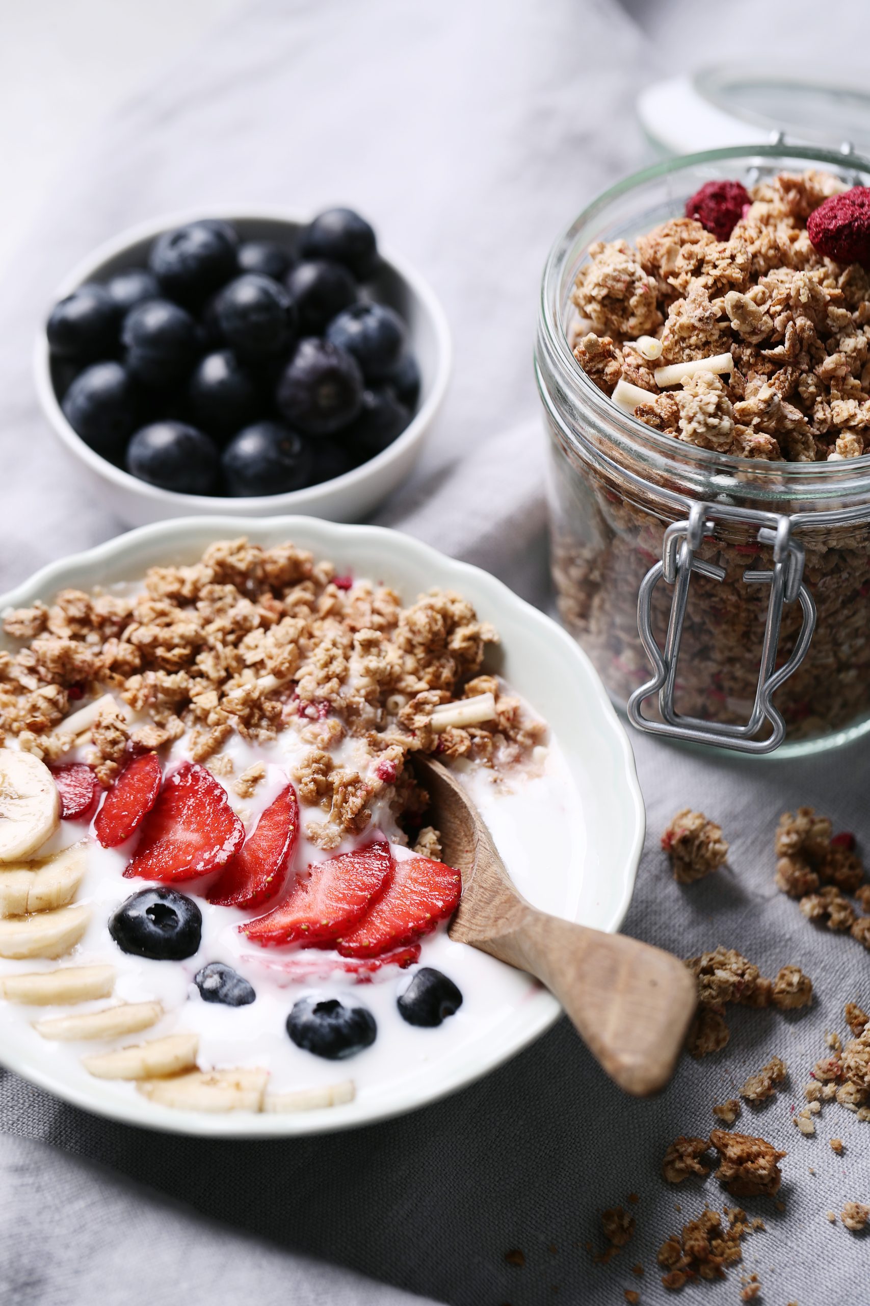 Healthy_Breakfast_With_Cereals_Fruits healthy breakfast with cereals and fruits