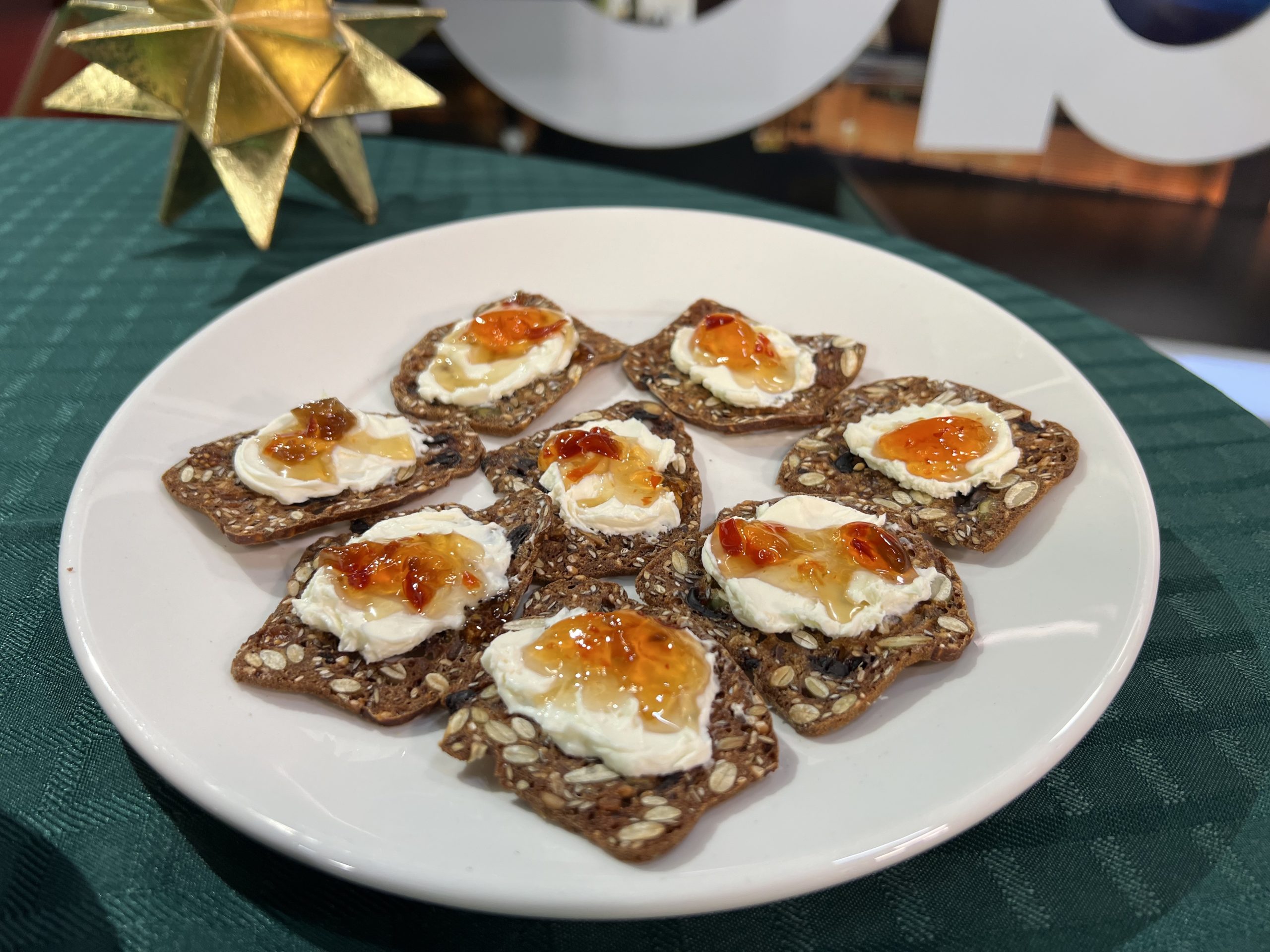 Cracker Appetizer Bites Holiday Appetizer